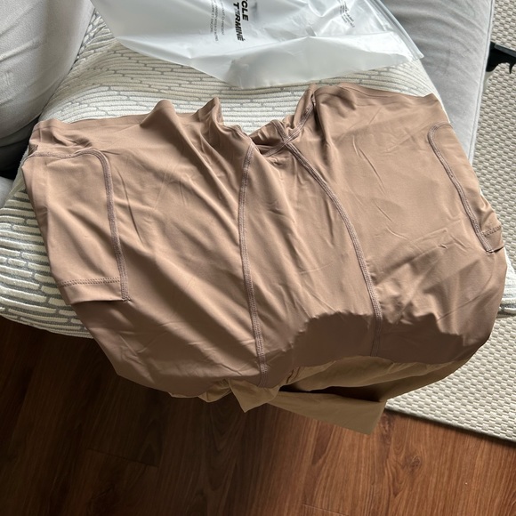 Praise Endurance - Diablo Unisex Running shorts - Dark Dune - Picture 3 of 3